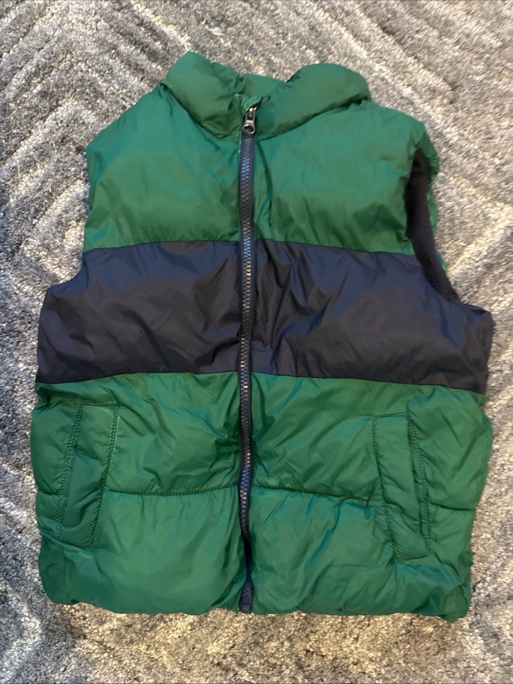 Old Navy Kids Lined Sherpa Puffer Vest - Green Size 6-7